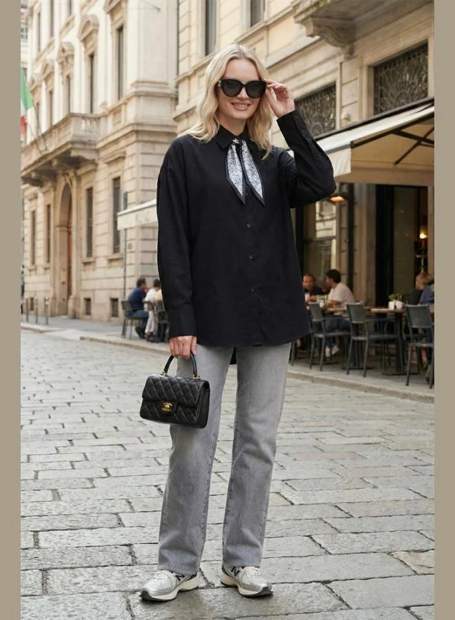 ليلا قميص نسائي بياقة كلاسيكية بقصة مريحة مع تفاصيل وشاح وجيب صدر